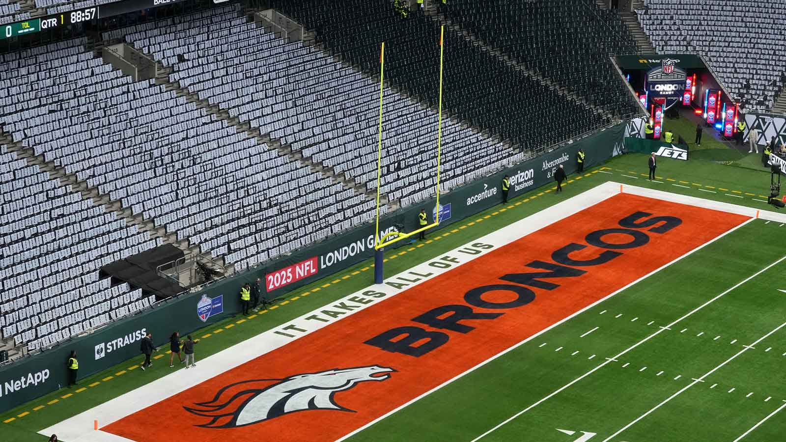 Broncos re-sign receiver early in NFL offseason<br><br>