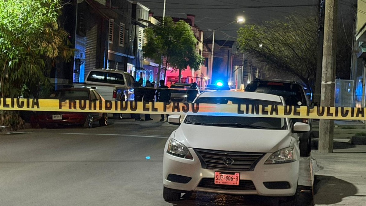 Asesinan a hombre al salir de taller junto a su esposa en Monterrey