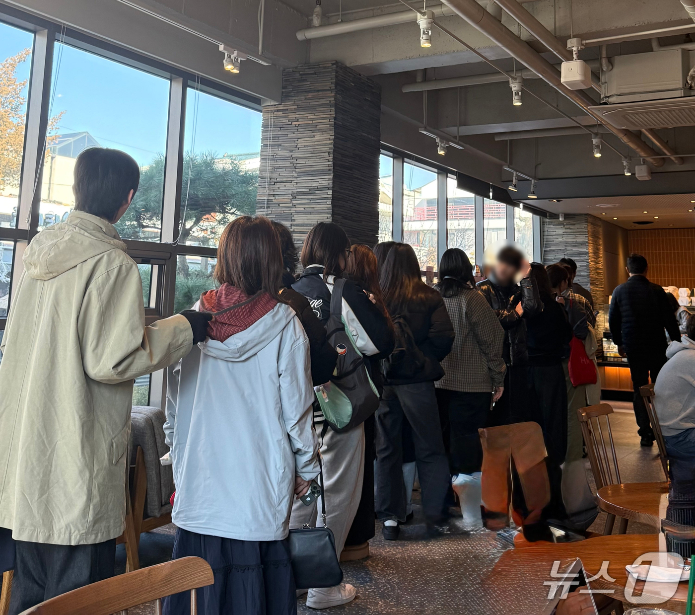 스타벅스 리유저블컵 이벤트 관련 보도 이미지