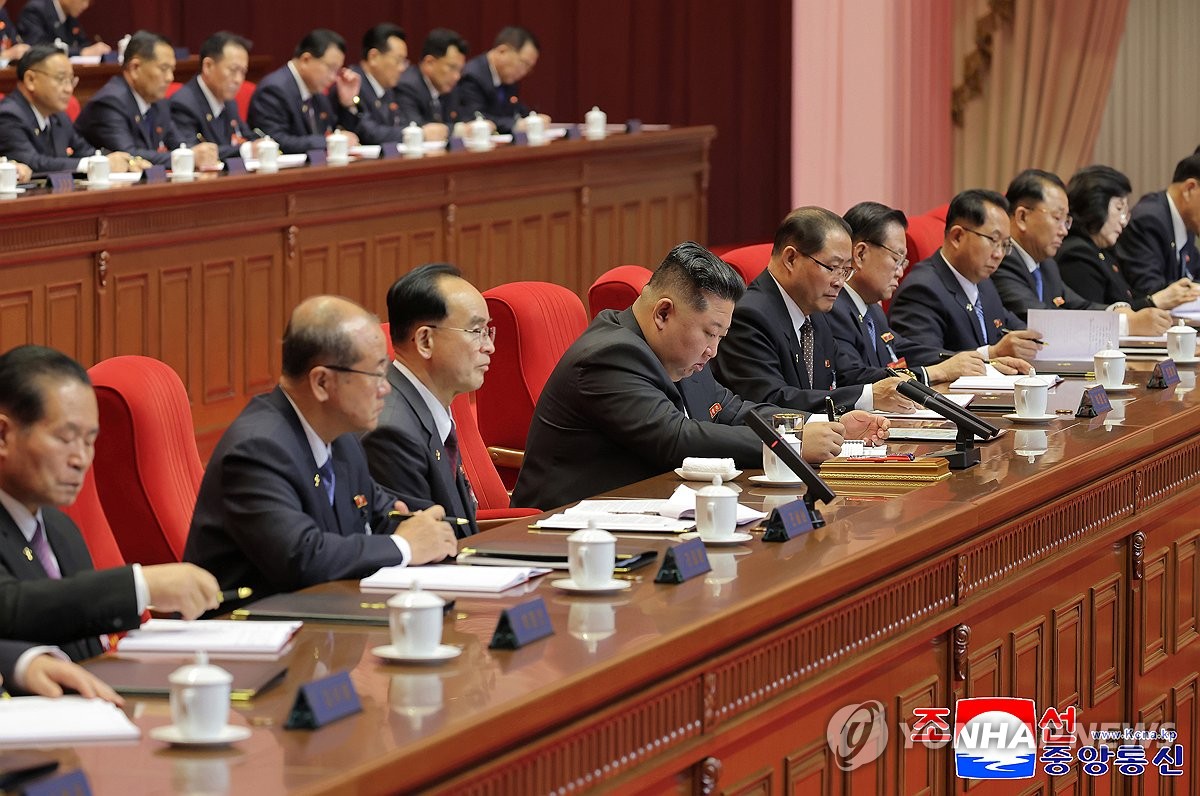 北당대회 개막…김정은, 핵·한미 언급 없이 