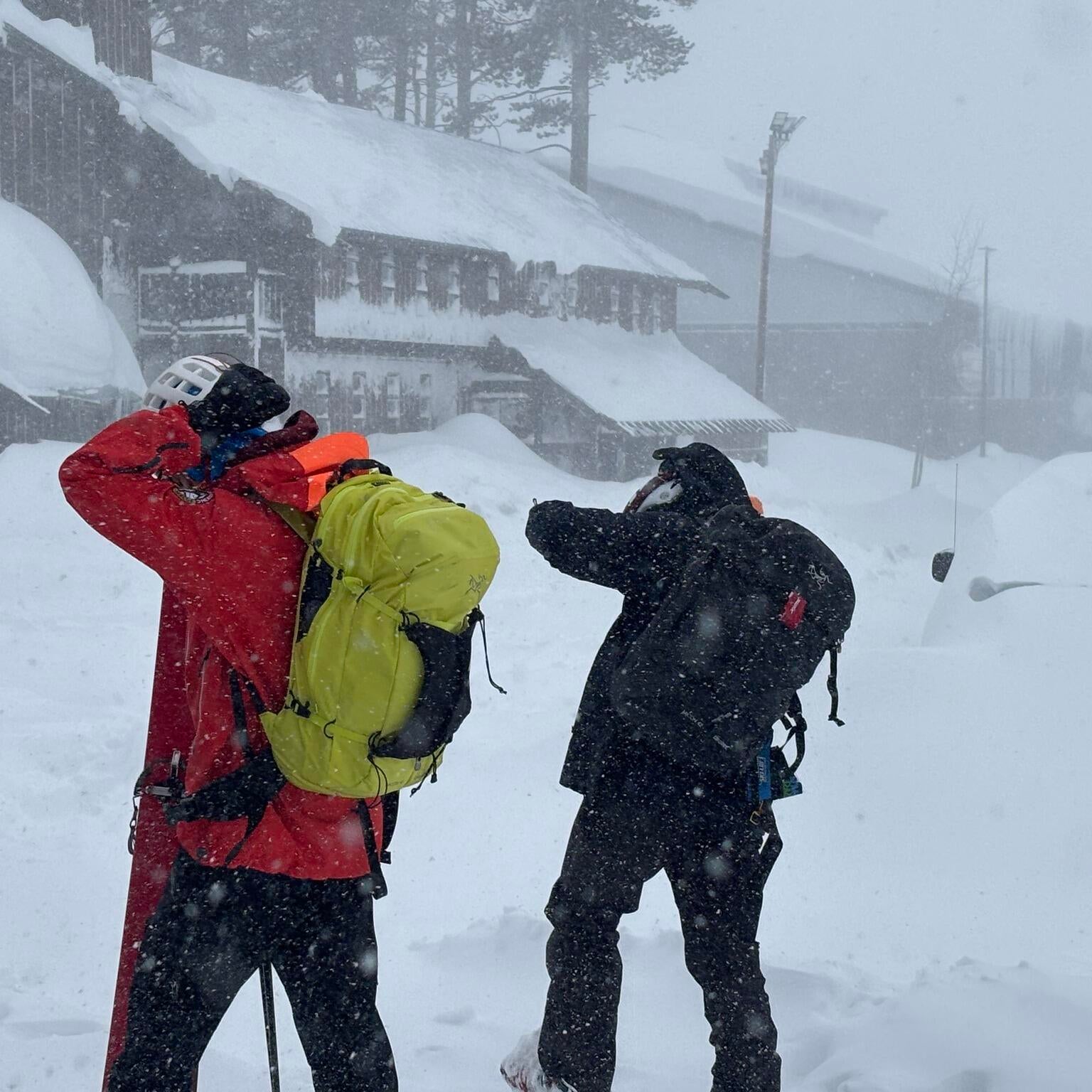 California avalanche survivors tried to unbury their friends, official says<br>
