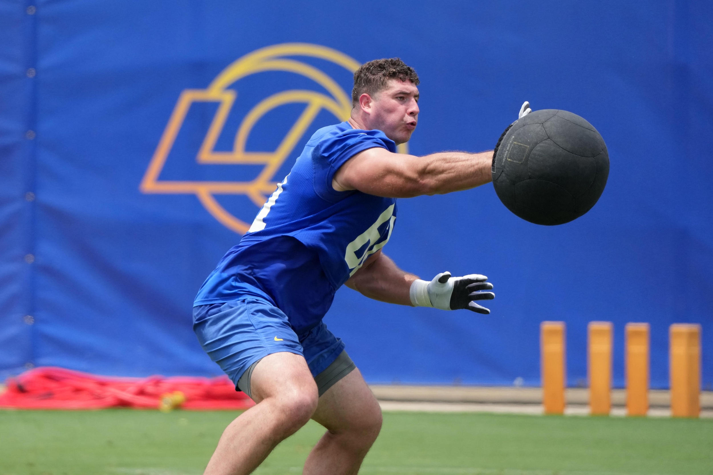 Rams signed 15 players to futures contracts