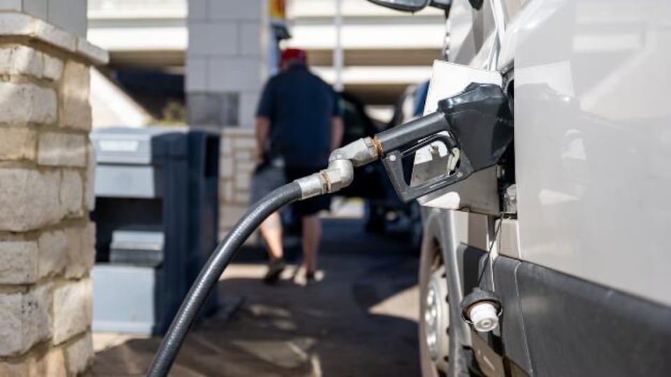 Drivers to save hundreds per year by buying gas on specific day, study