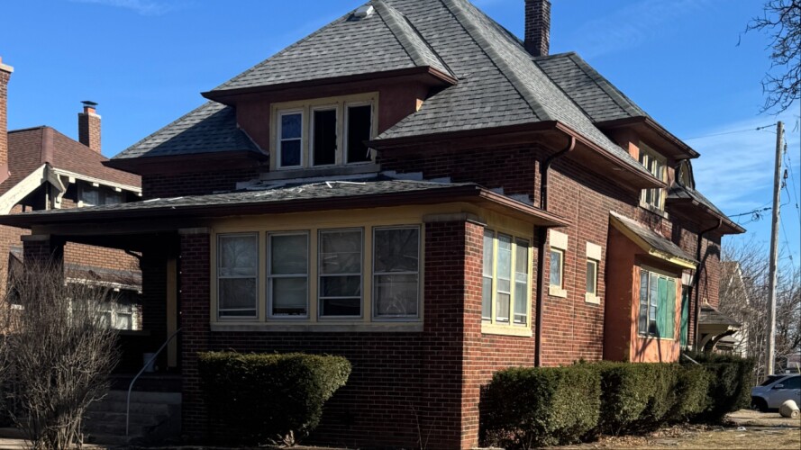 Milwaukee man killed in house fire, family barely escapes blaze