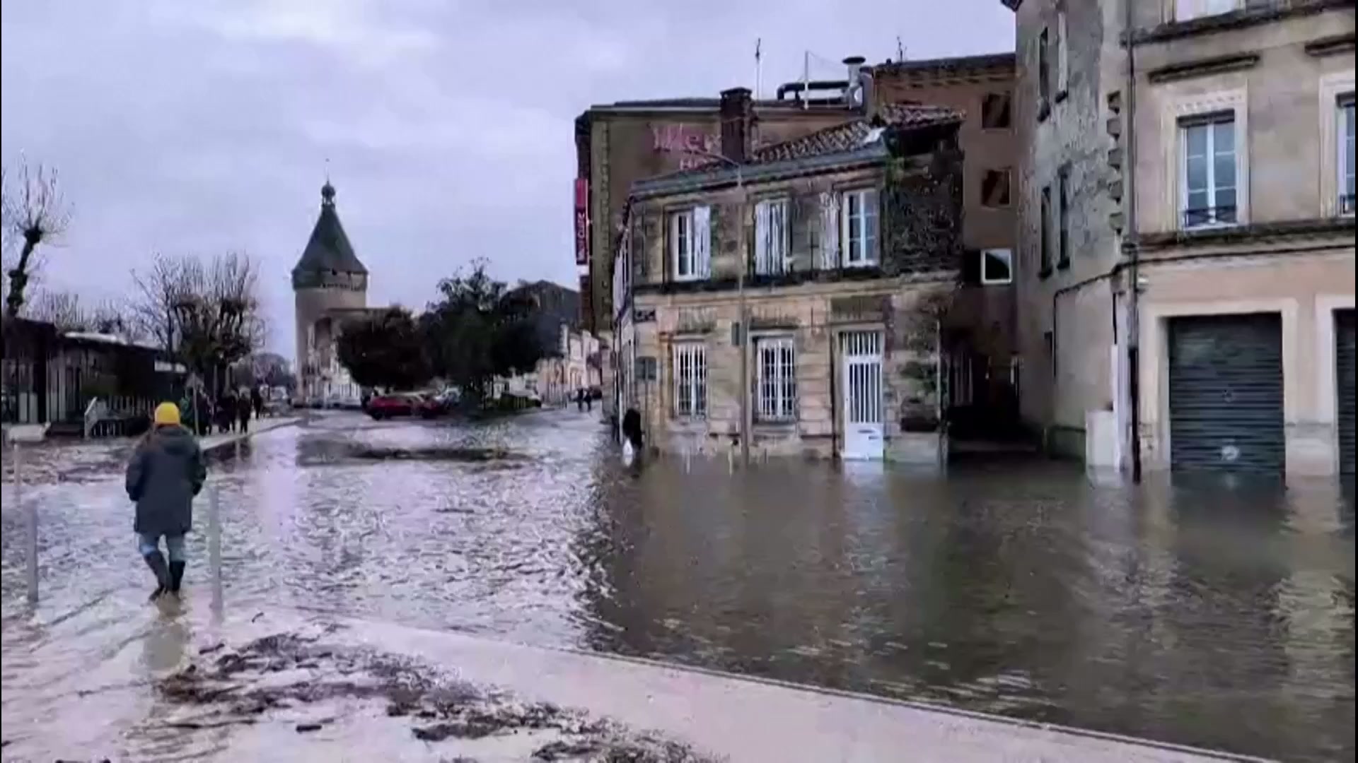 Inundaciones en el oeste de Francia se agravan tras 35 días de lluvia