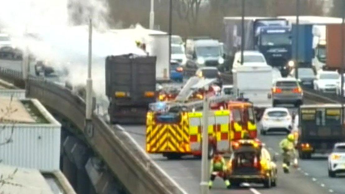 Drivers warned of M6 delays due to lorry fire<br><br>