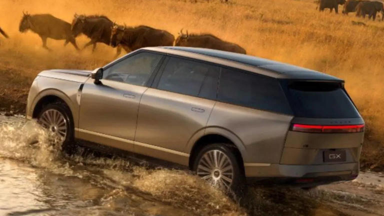 China copycat again! Range Rover inspired EV showcased
