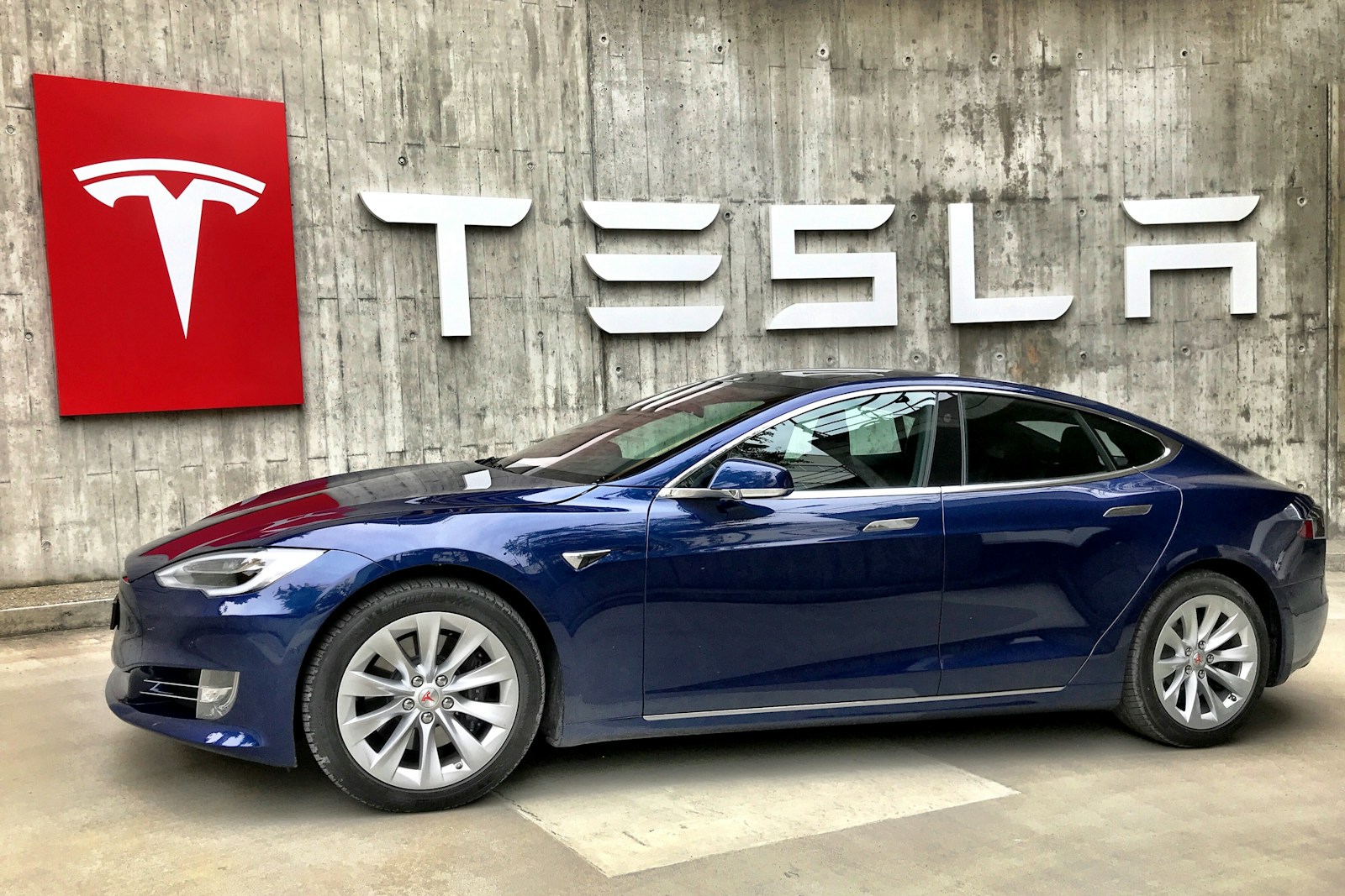 Tesla's dual revolution: Unboxed production and battery innovations ...