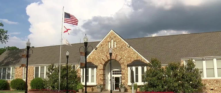 Center Point delays police chief hiring amid council disagreement