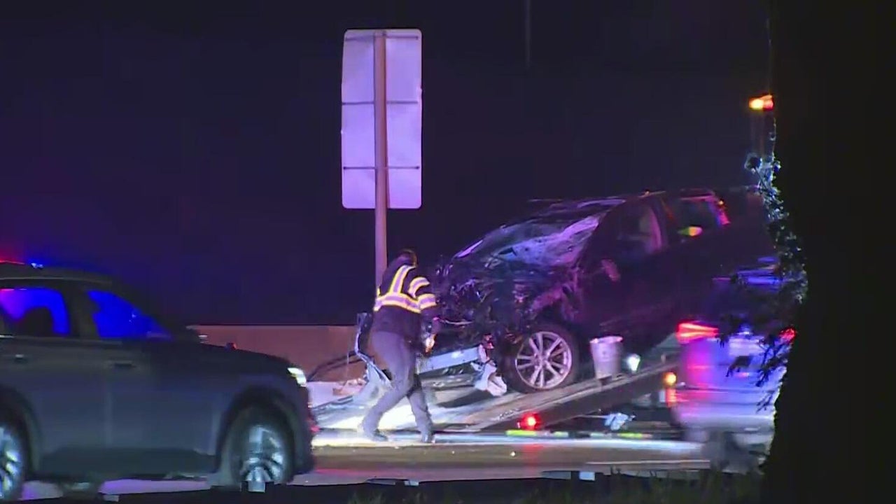 Vehicle crashes off Sacramento overpass onto Highway 99