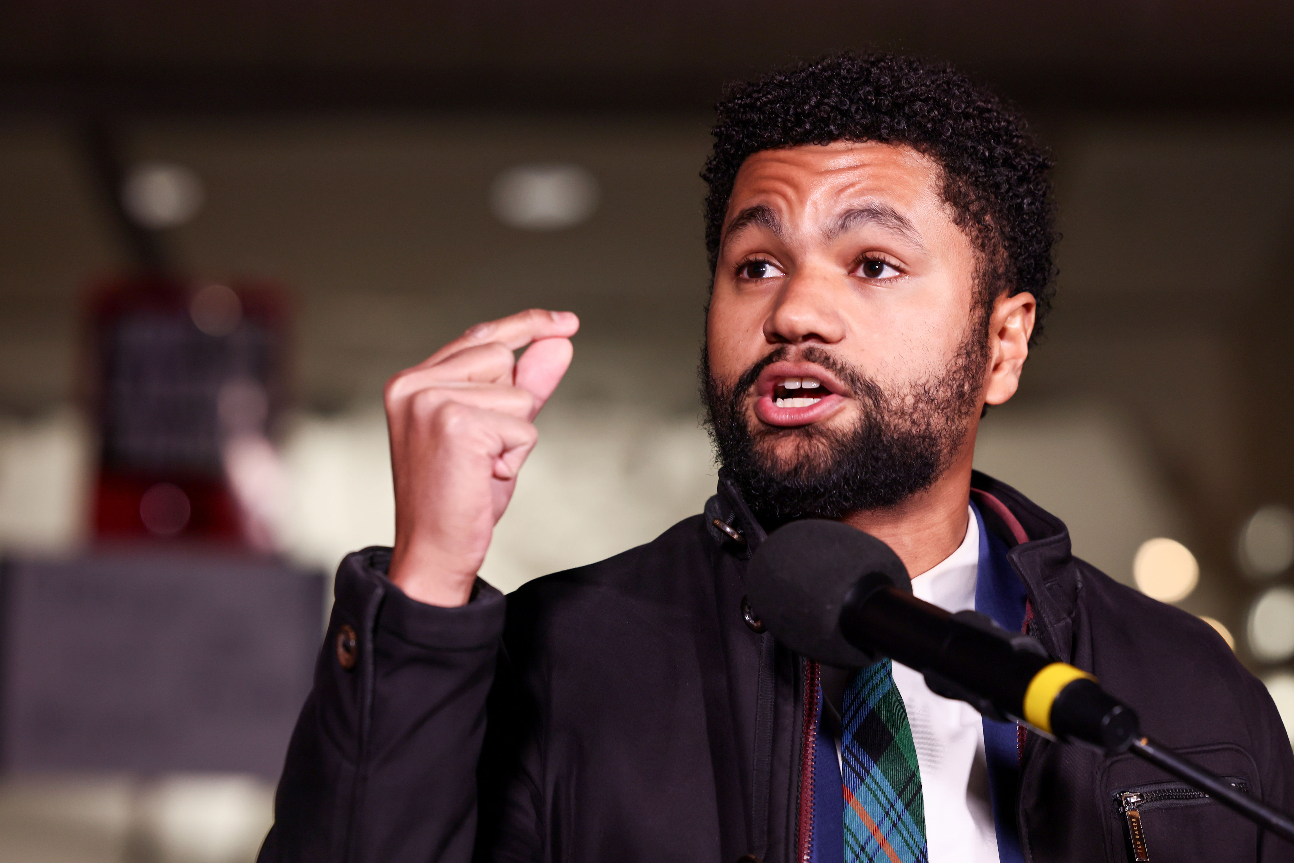 Lawmaker says Epstein files refute Trump<br><br>