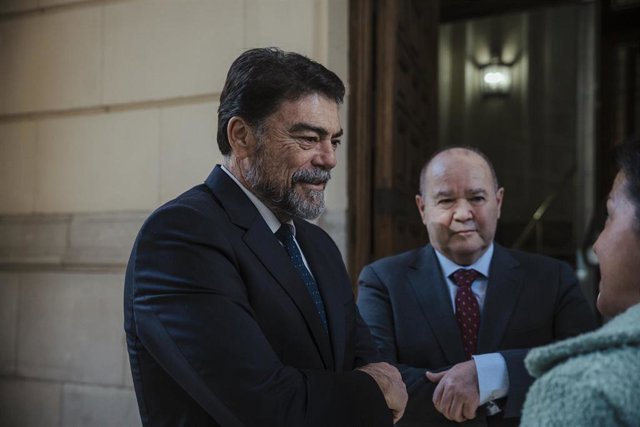 PSPV, Compromís y Vox exigen la dimisión de Barcala por las VPP y ...