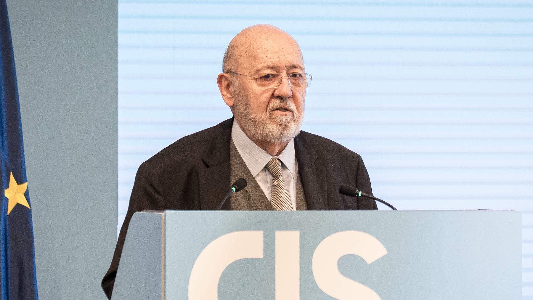 El CIS de Tezanos da un empate técnico entre PP y PSOE en Castilla y ...