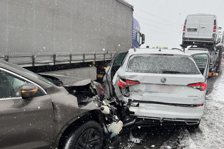 Staus auf A9 und S6: Unfall bei Kammern fordert fünf Verletzte, A9 stundenlang in Fahrtrichtung Graz gesperrt 