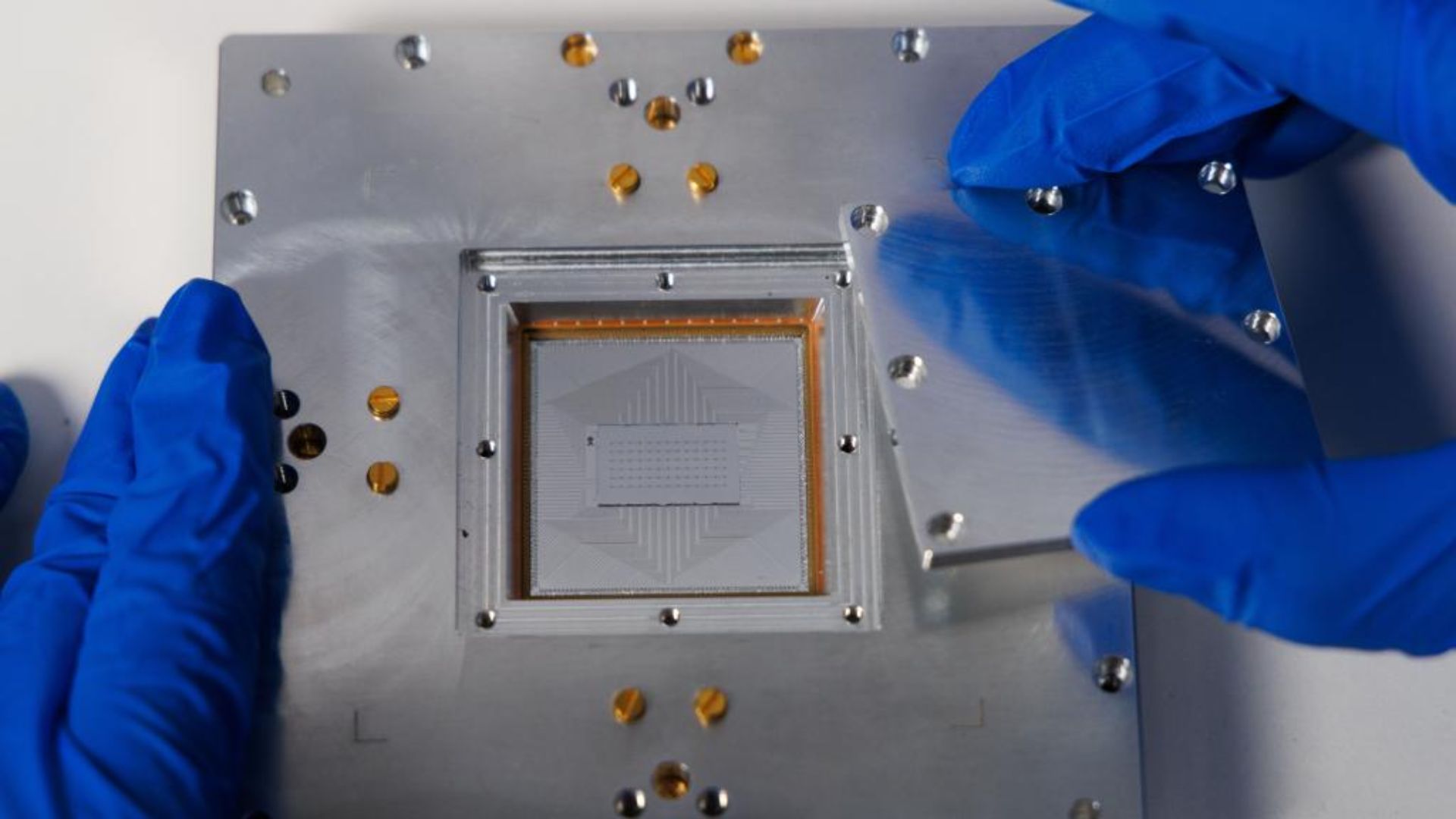 Chinese researchers’ 78-qubit processor slows quantum chaos to delay ...