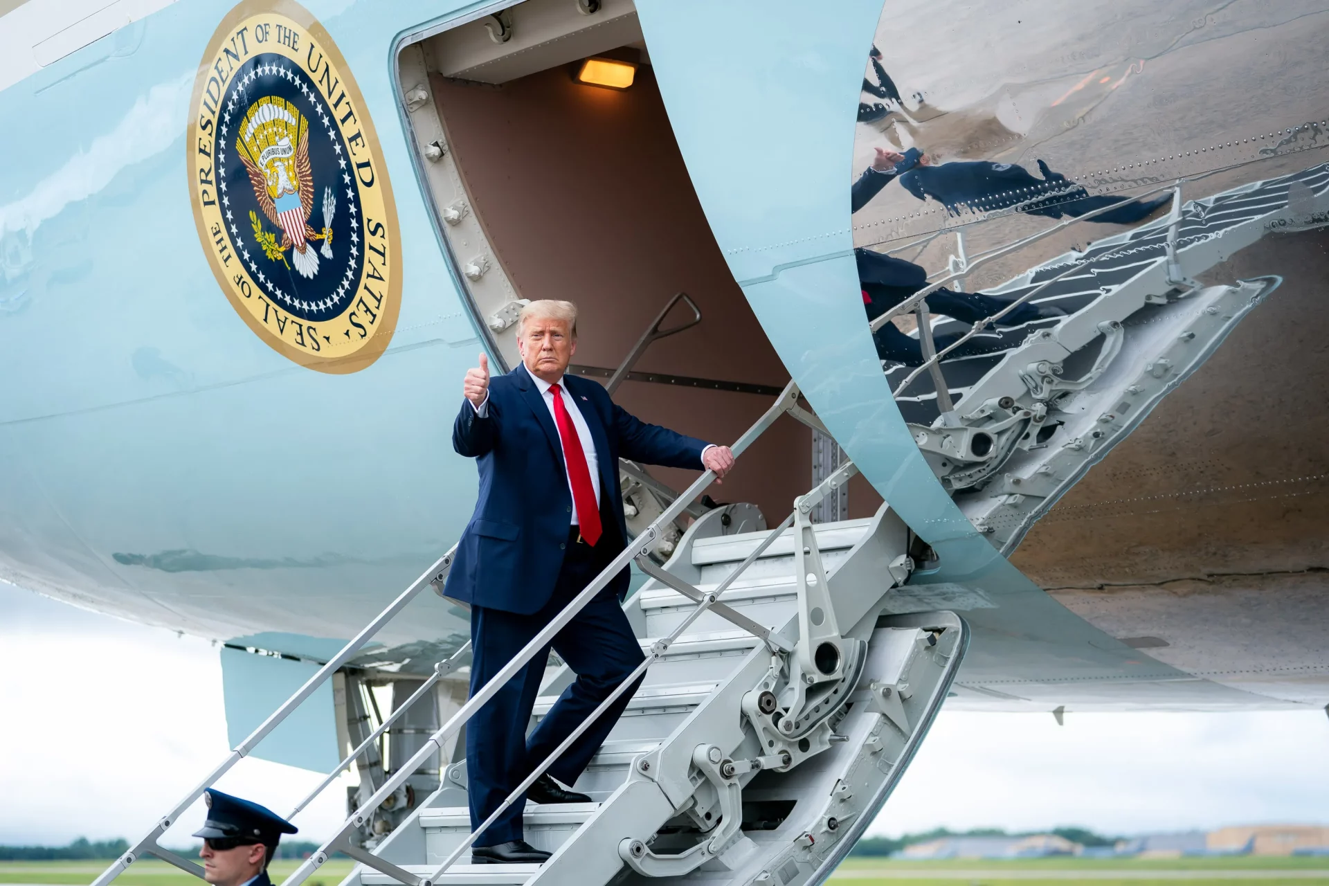 Trump to alter the classic Air Force One design