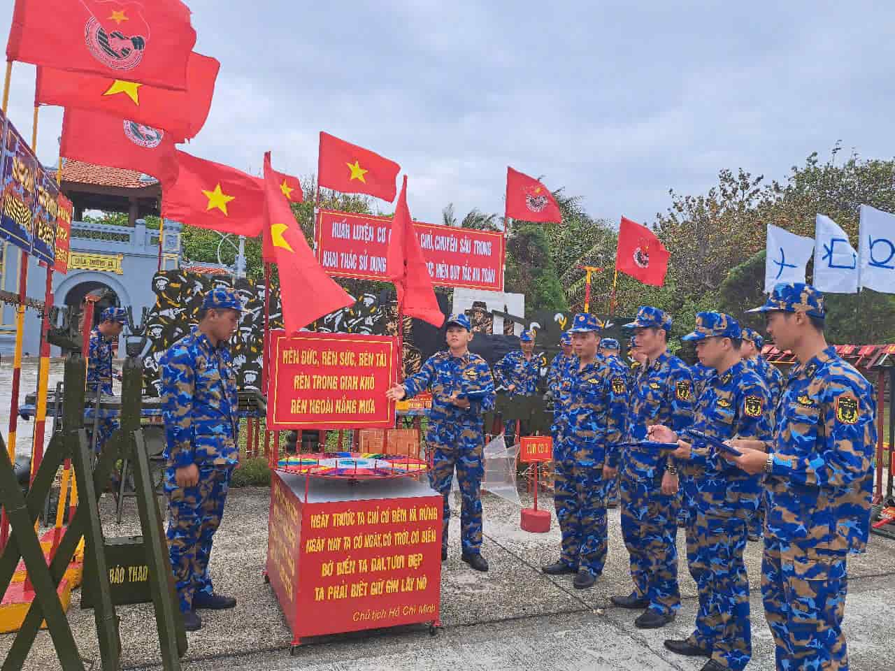 Ra quân huấn luyện các đảo ở Trường Sa mùng 4 Tết