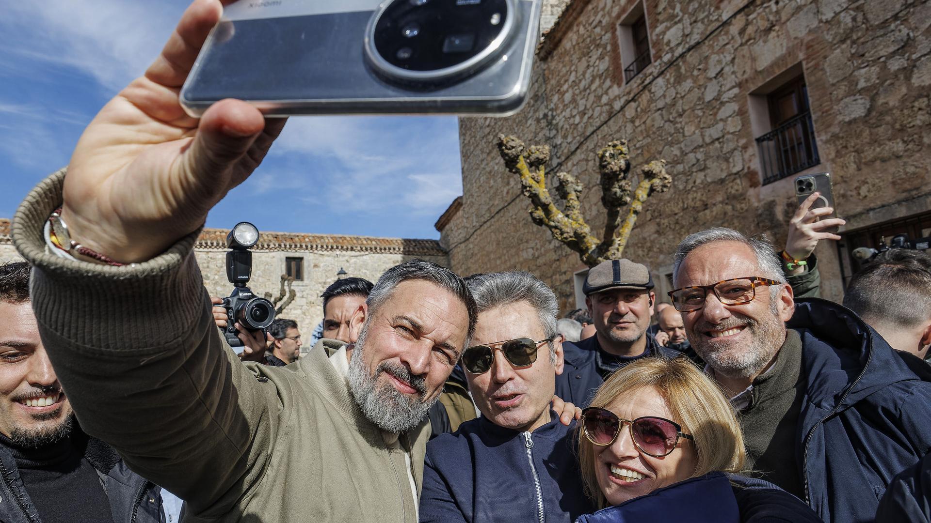 PP y Vox aprueban prohibir el acceso al Ayuntamiento de Burgos con ...