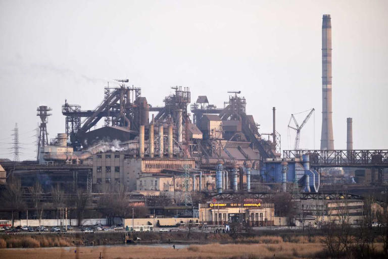 Supreme Court delivers major blow, strikes down Trump's tariff strategy ...