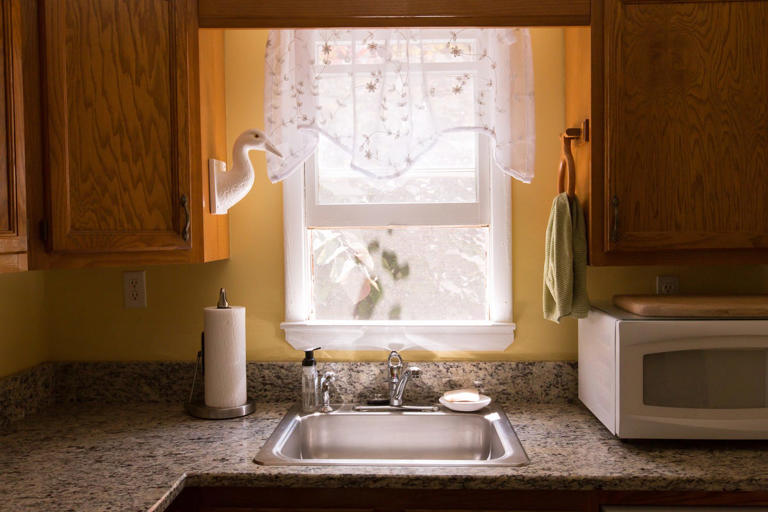 8 things you should never keep on your counter