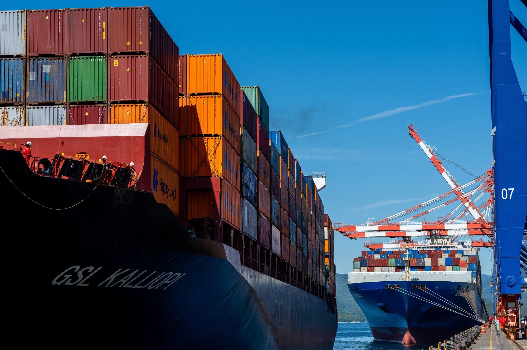 Canadian stocks whipsaw after Trump tariffs struck down<br>