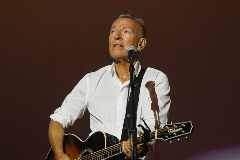 Bruce Springsteen fans fume at Ticketmaster chaos as bots flood queuing ...