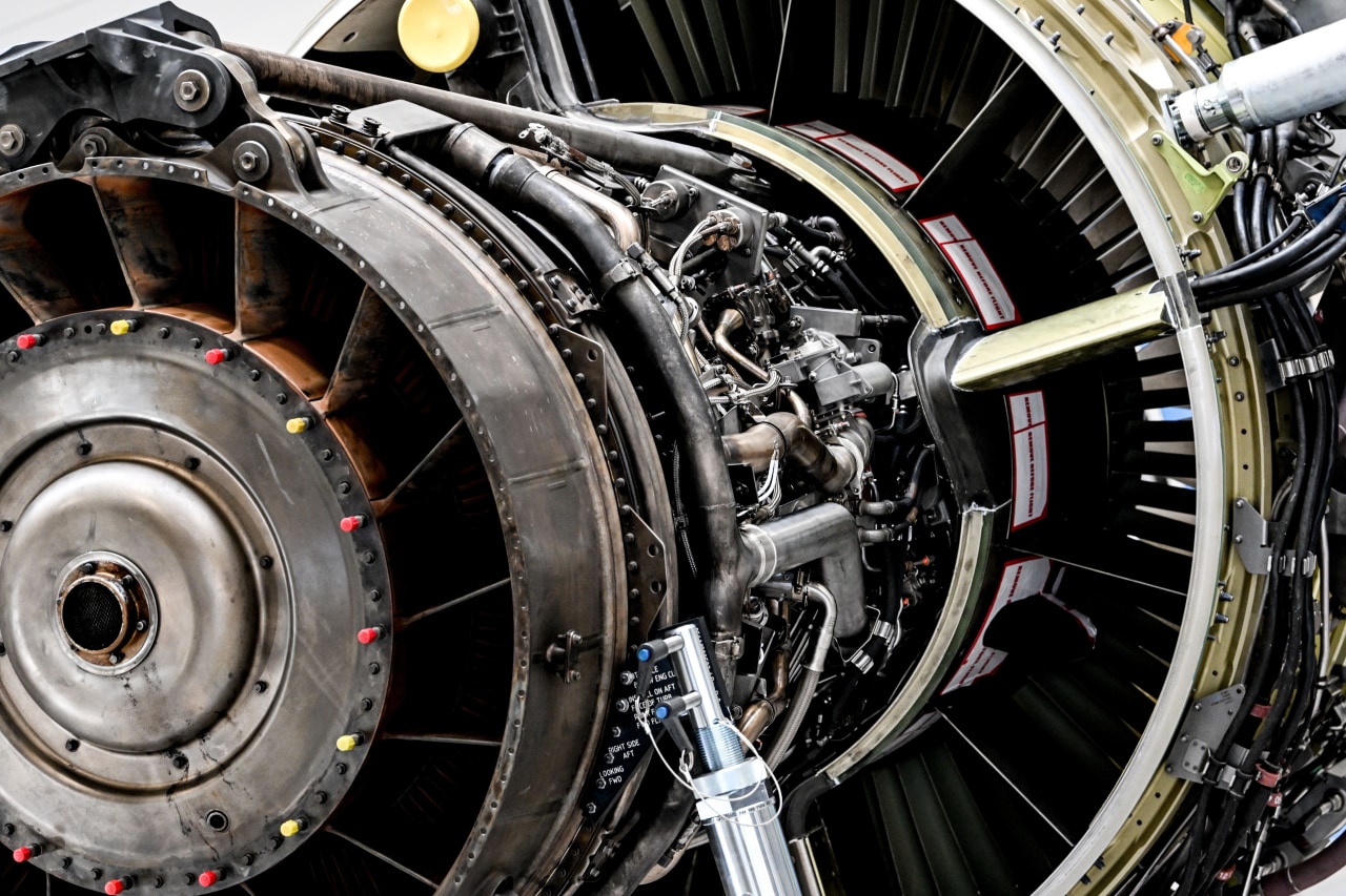 Using jet engines to power data centers