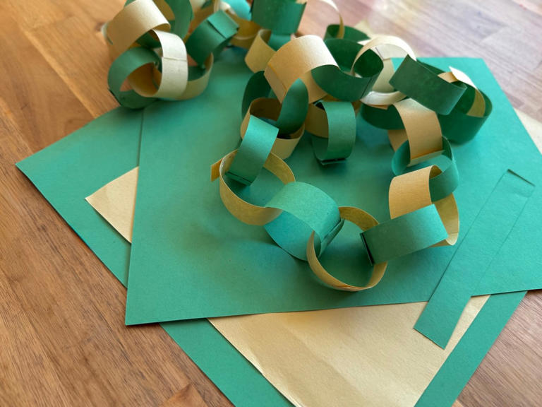 Why paper chains are becoming must-have decor for every holiday