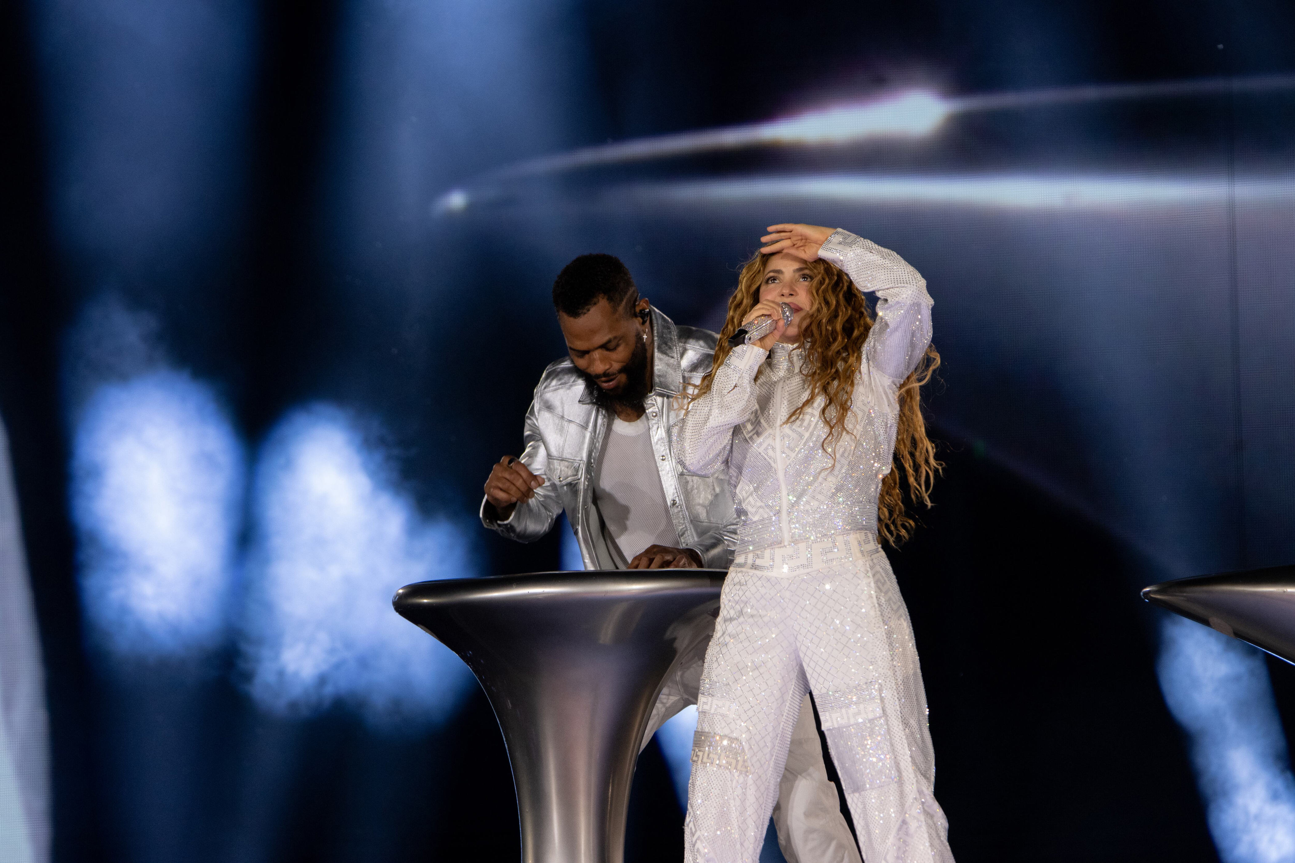 Shakira corona su visita a México con show gratuito en el Zócalo de la CDMX