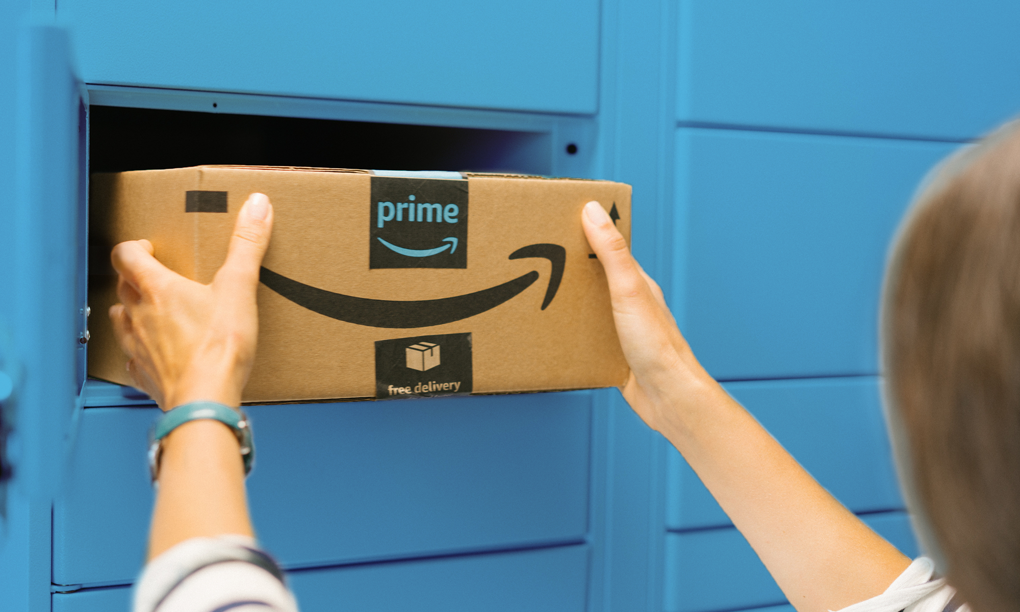 Down 22%, 3 reasons to buy the dip on Amazon stock