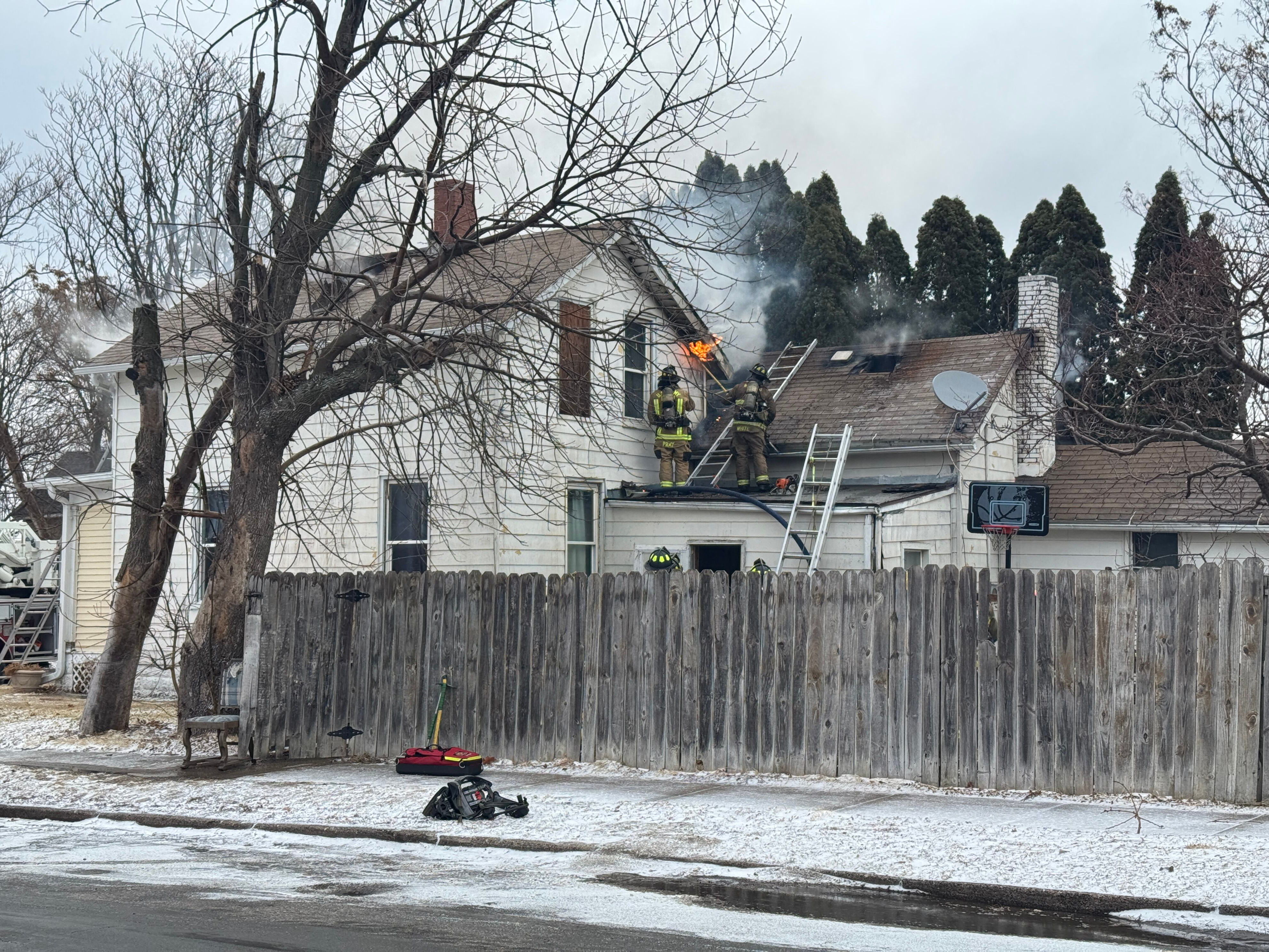 Family displaced after rapidly spreading fire destroys home