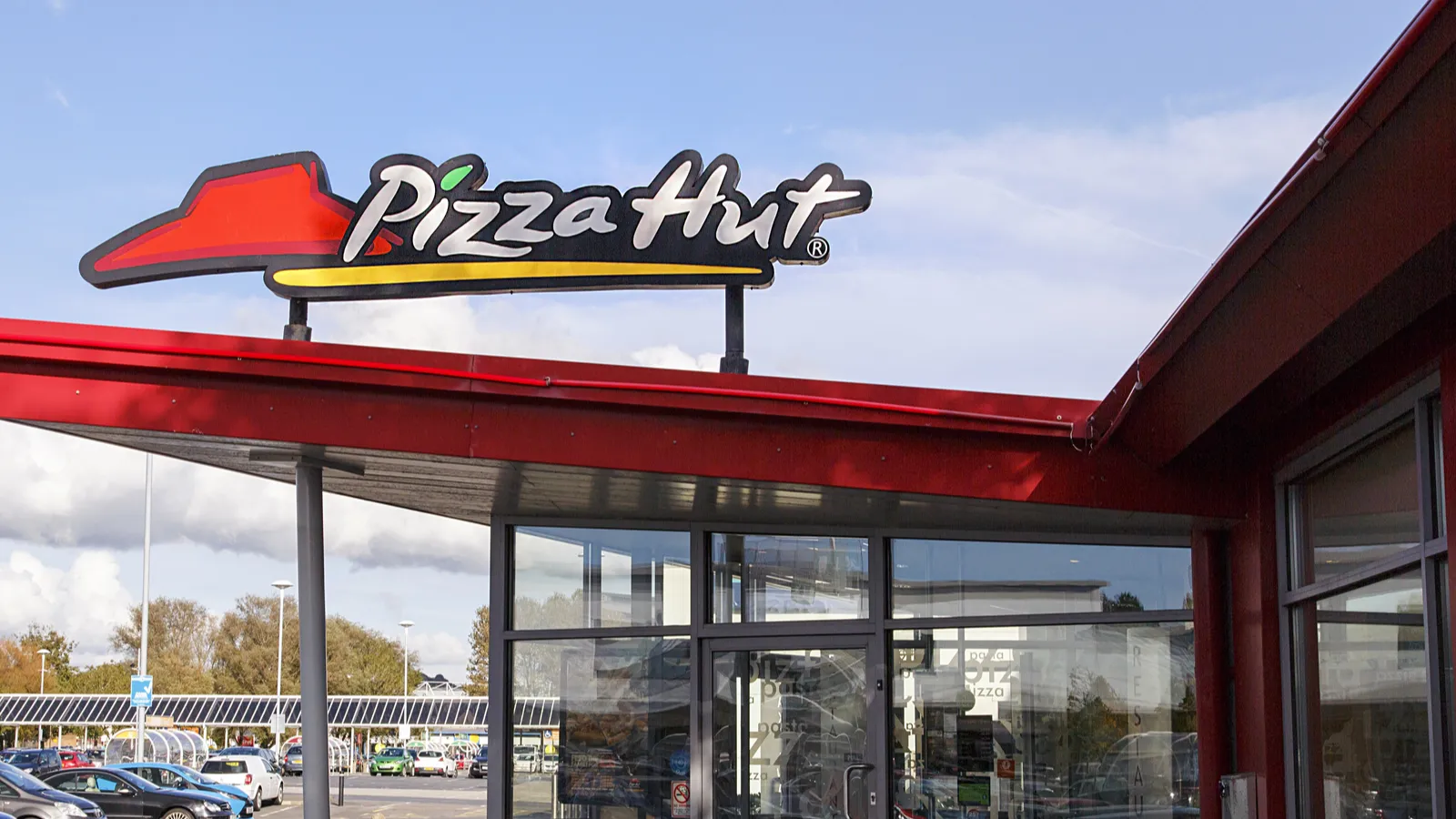More than 800 stores are expected to close across the US in 2026