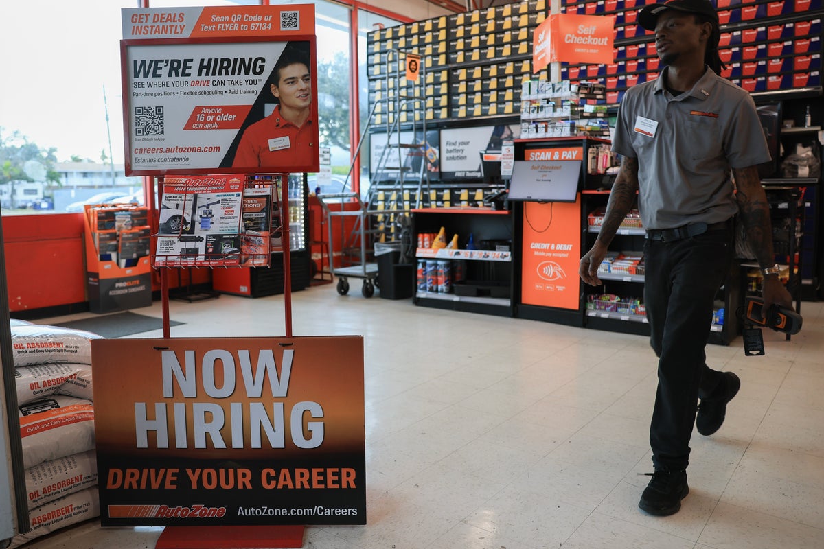 US economy grows at 1.4% rate in fourth quarter, a dramatic slowdown