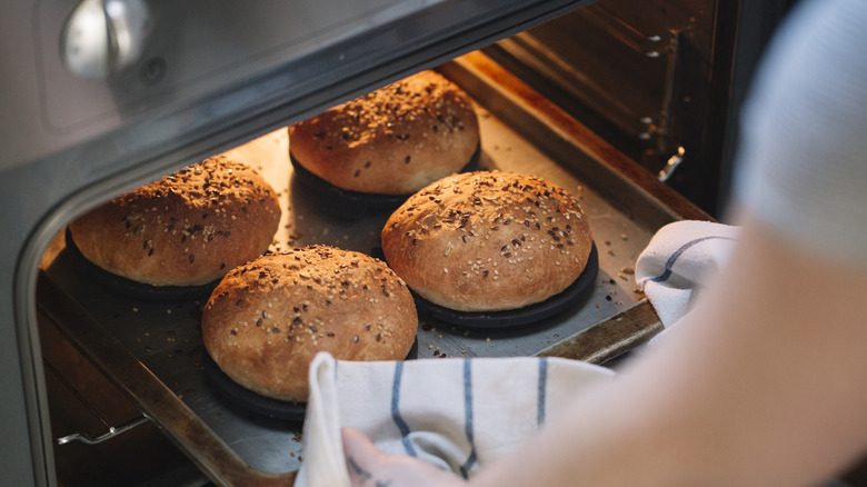 How to get the perfect golden crust on homemade bread, according to an ...