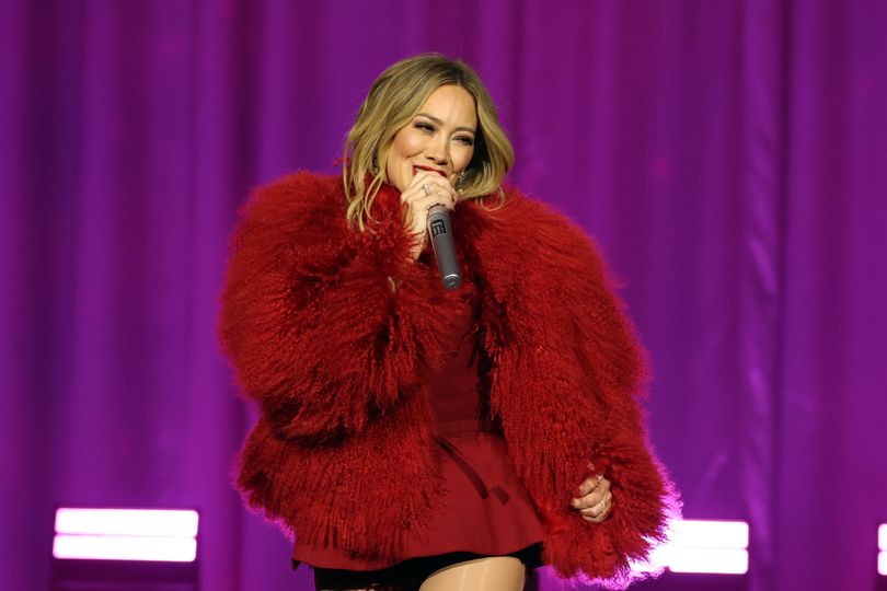 Fans say Ticketmaster is 'pure evil' as Hilary Duff tickets queue grows ...