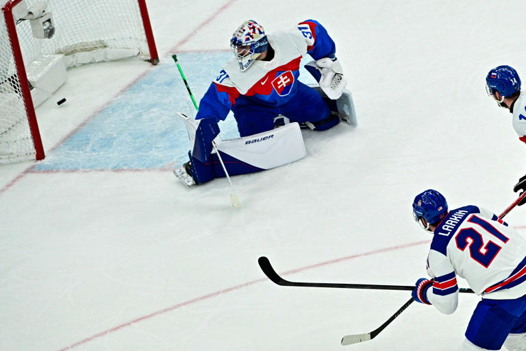 Do you believe? USA men's hockey team will play Canada for gold medal