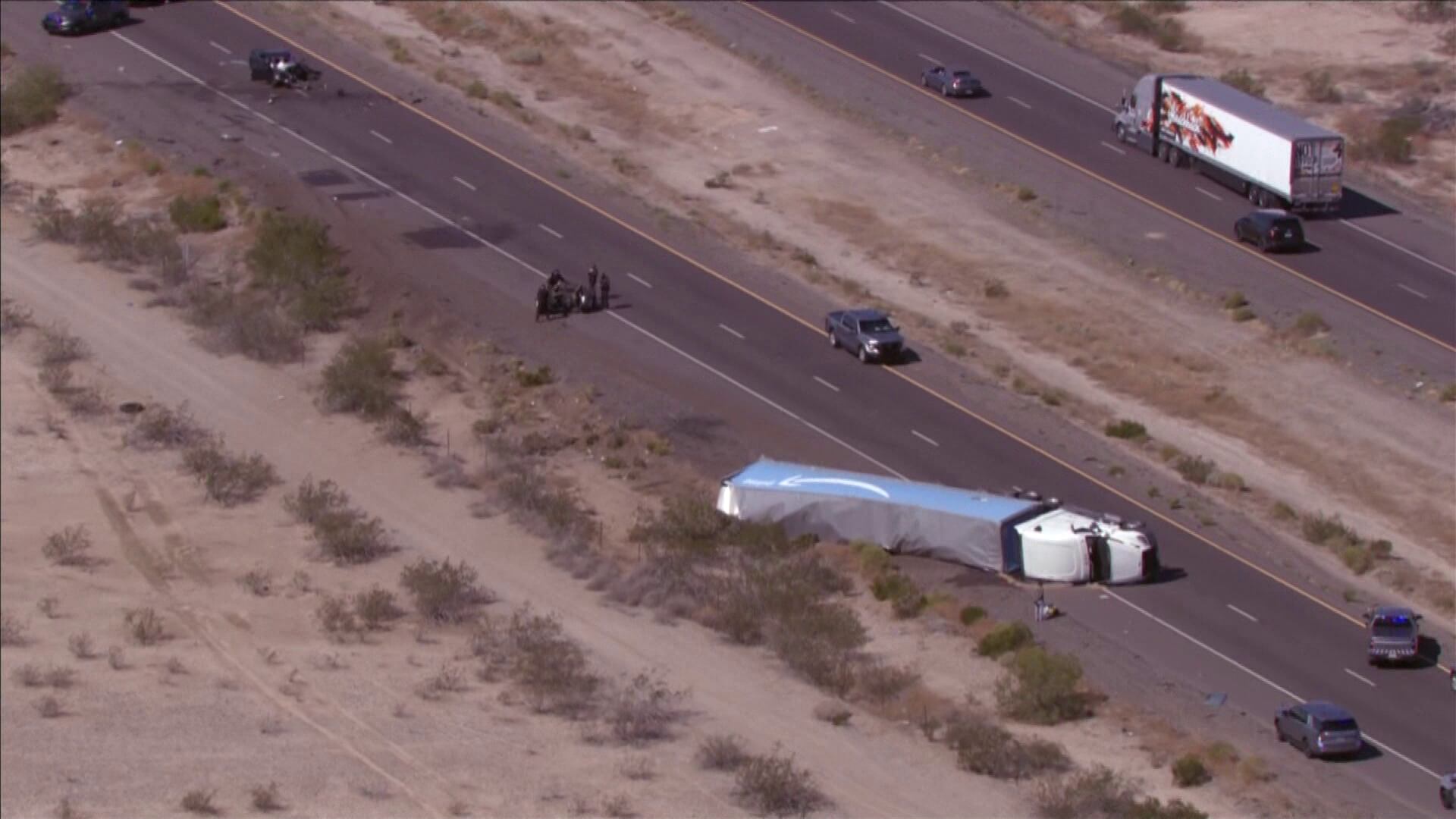 1 killed in crash involving car, semi-truck on I-10 in Buckeye