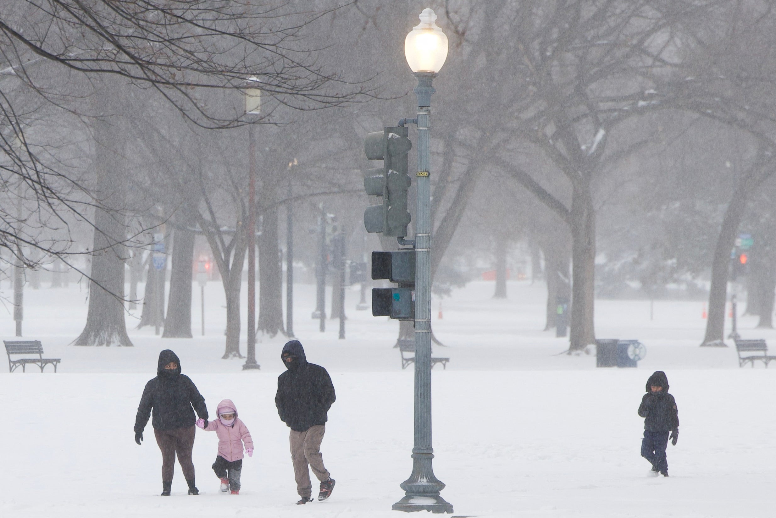 Powerful nor'easter bomb cyclone to slam Northeast cities with biggest ...