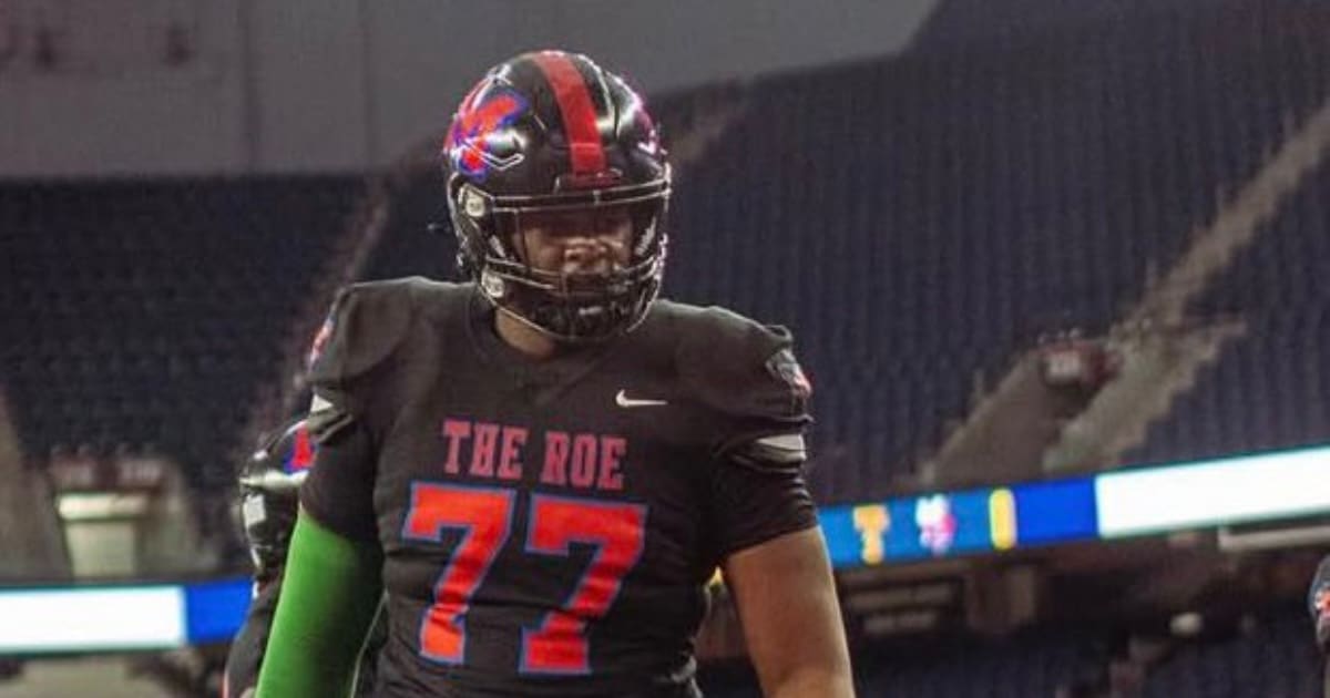 South Carolina football offers New York offensive lineman