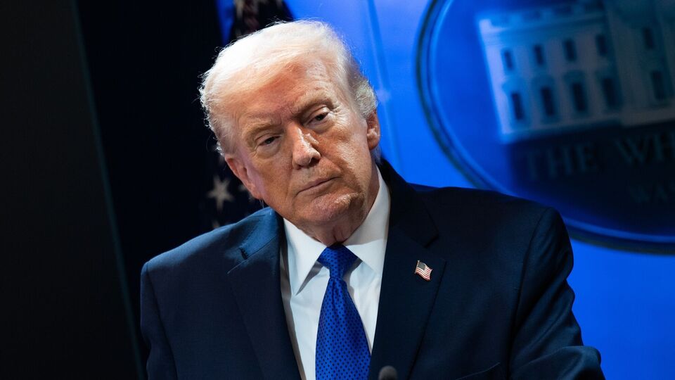 Trump imposes global 10% tariff on all countries, signs order