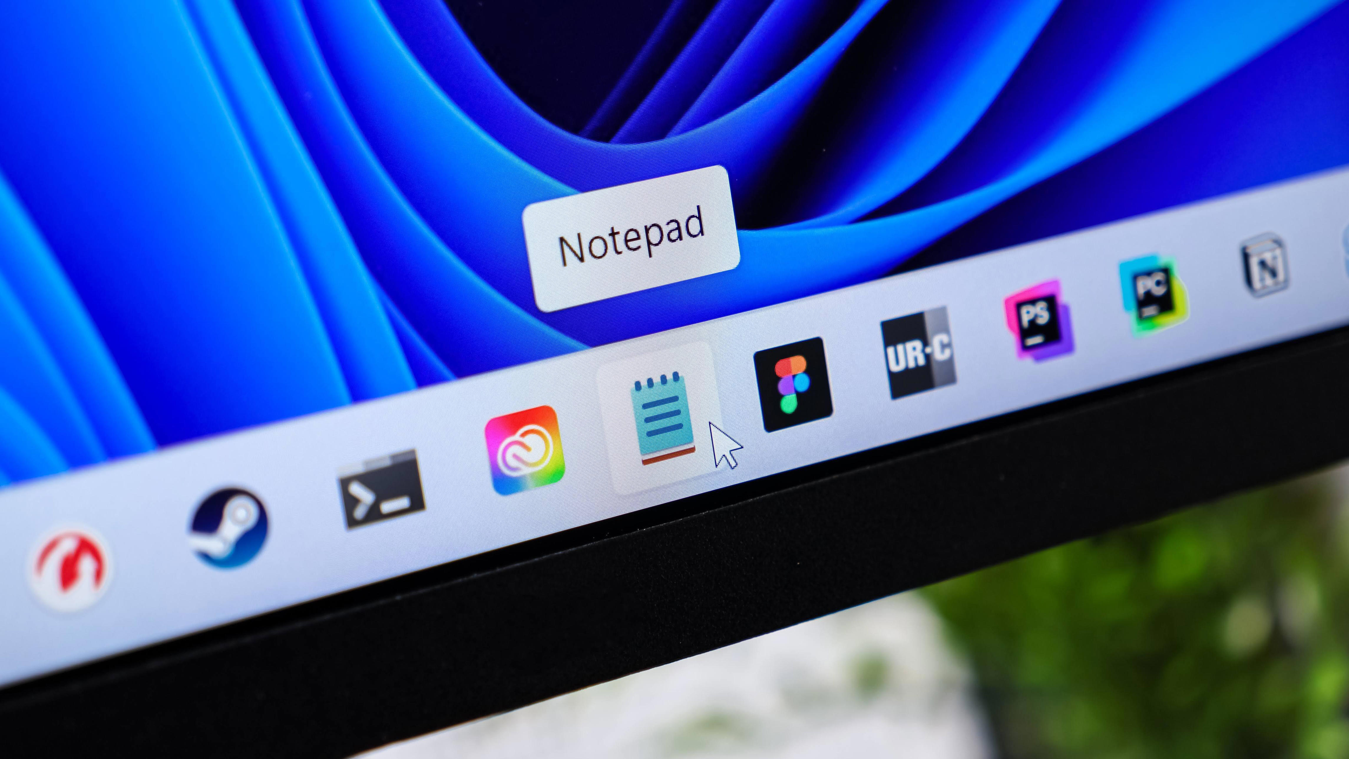 Microsoft continues to bulk up Notepad, this time with image support