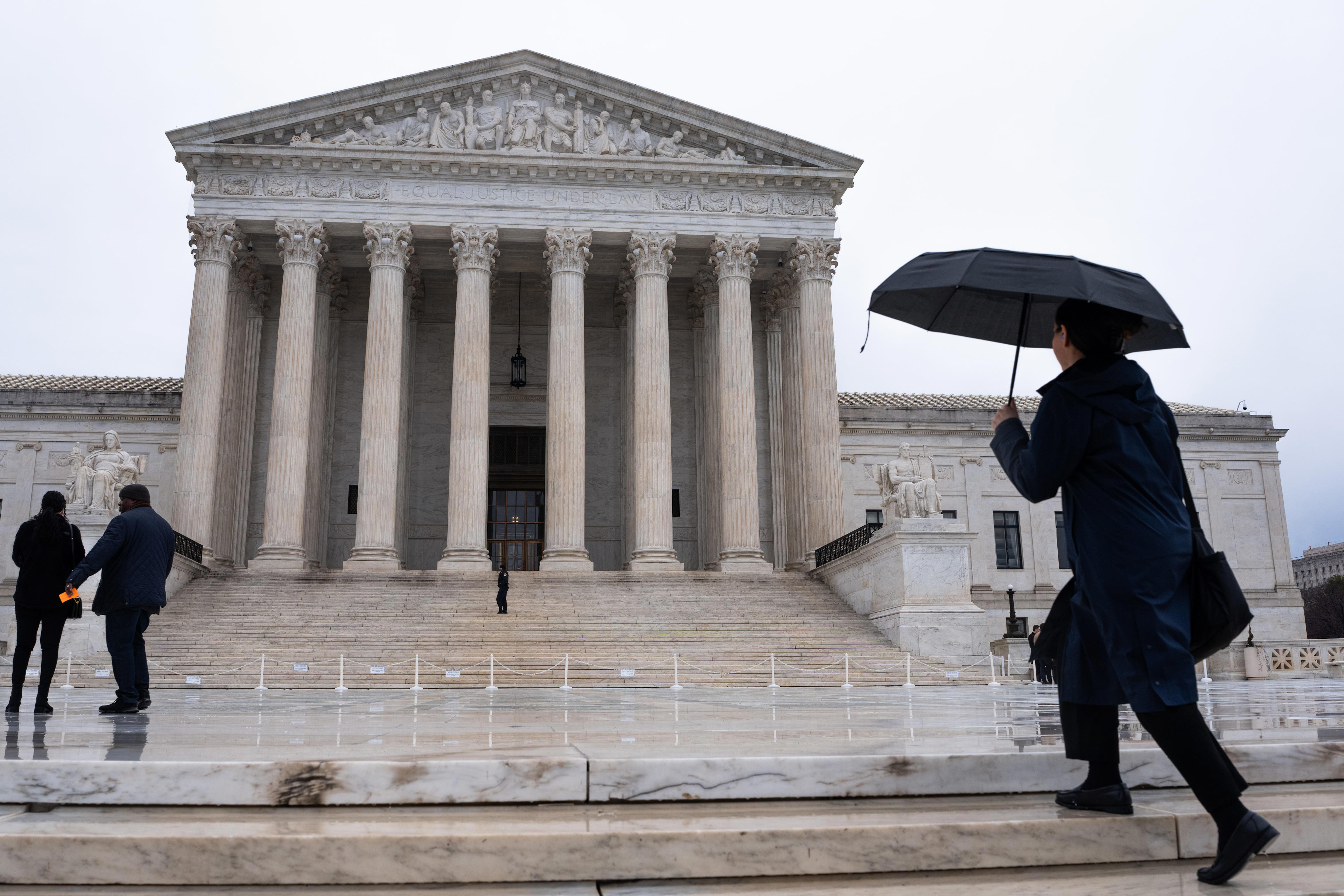 Which justices voted against tariffs? Supreme Court strikes down Trump ...