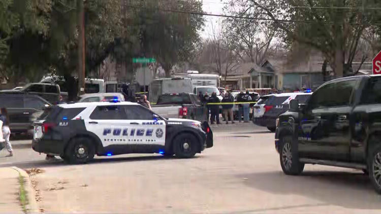 Man shot, killed by police after pointing gun at officers during SWAT ...