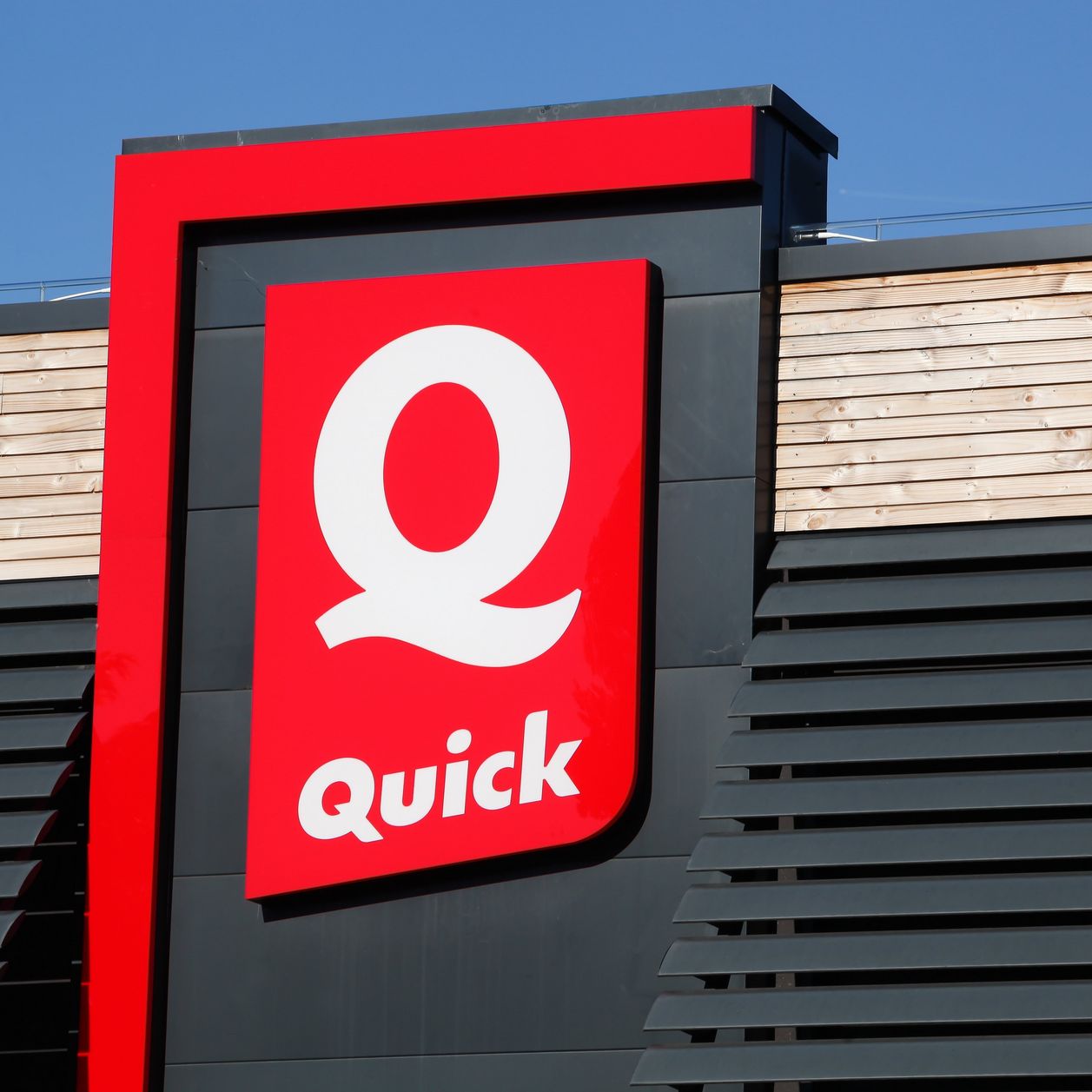 Surprise, les mythiques sauces des burgers Quick débarquent au ...