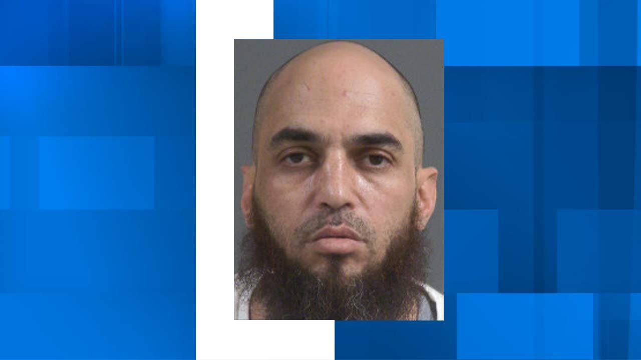 North Charleston police seek suspect in Wednesday convenience store ...