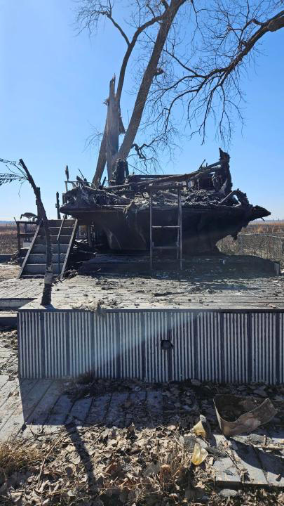Residents allowed to return after Ray County fires. Here’s how you can help