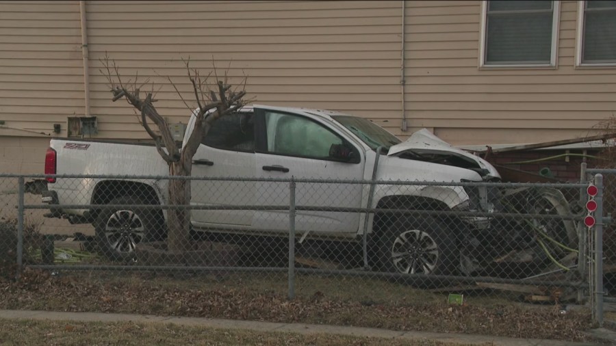 Police identify driver killed after crashing into a Des Moines power pole