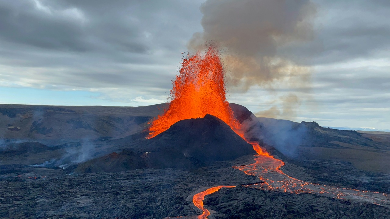 Scientists sound alarm after finding hundreds of volcanoes hidden beneath