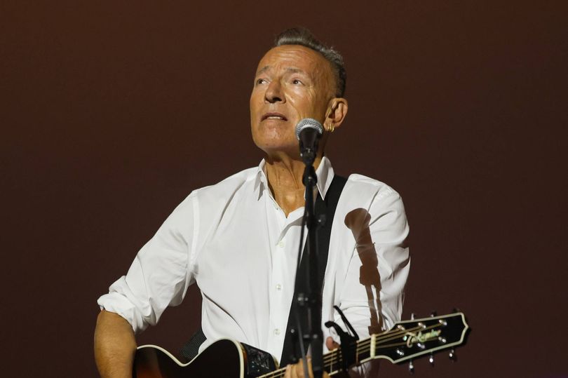 Bruce Springsteen fans slam Ticketmaster for chaos as bots flood ...