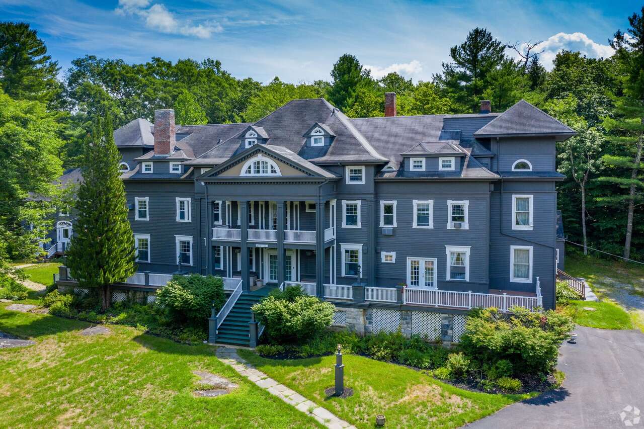 Historic Wake Robin Inn in Lakeville sells for $3.5M, to become ...